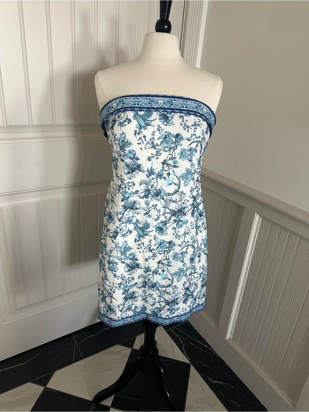 Alice & Olivia Kelly Strapless square-bust Blue/white Floral Dress dress, Sz 14